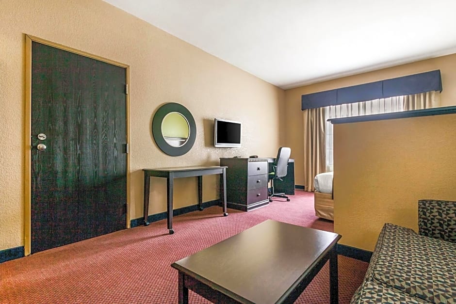 Rodeway Inn & Suites East/I-44