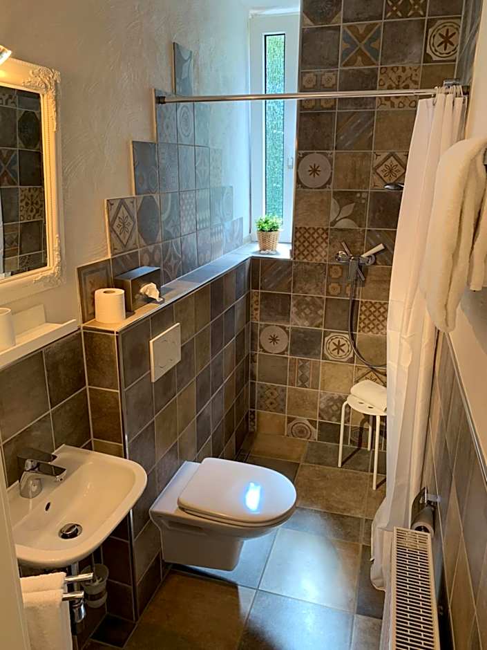 Moselland Hotel im Enderttal Zum Onkel Willi