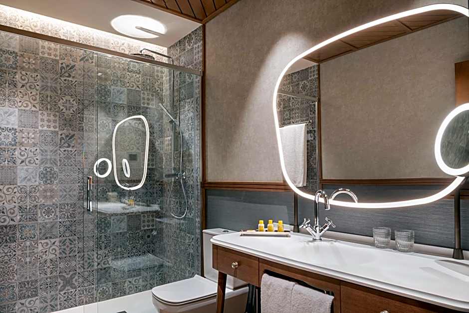 Palacio Santa Clara, Autograph Collection