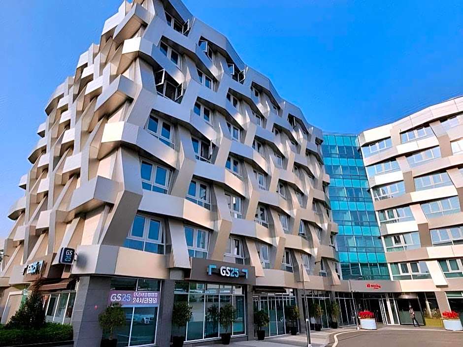 Chungchoho Best Hotel