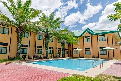 Microtel by Wyndham Cabanatuan