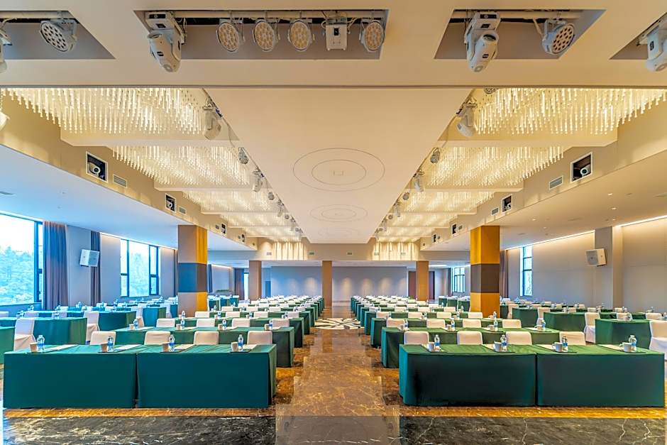 Holiday Inn Jiuhua Mountain Hot Spring By IHG