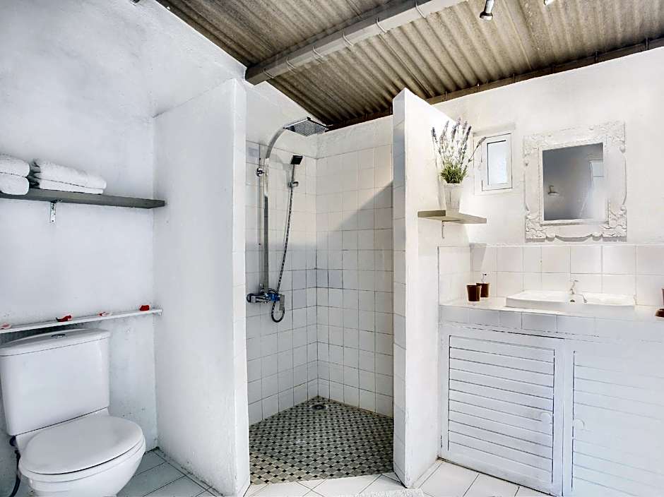 Esprit Libre Restaurant & Guest House