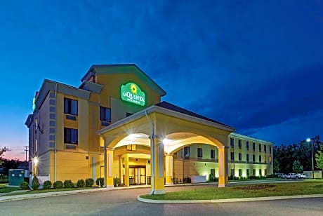La Quinta Inn & Suites by Wyndham Richmond - Kings Dominion