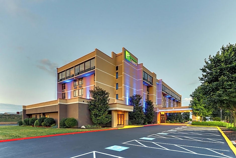 Holiday Inn Express Aberdeen-Chesapeake House