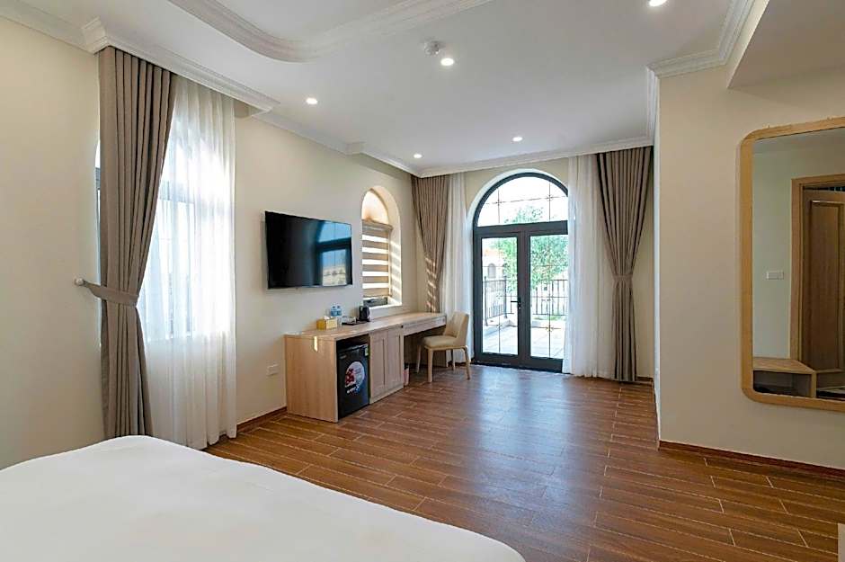 Tra Co Luxury Hotel & Resort