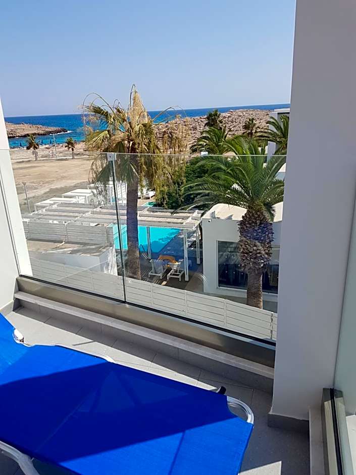 Christopher's Sandy Beach Suites