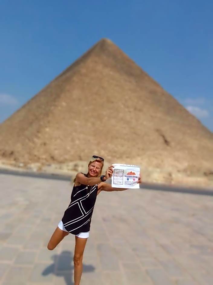 2 Jana Pyramids view inn