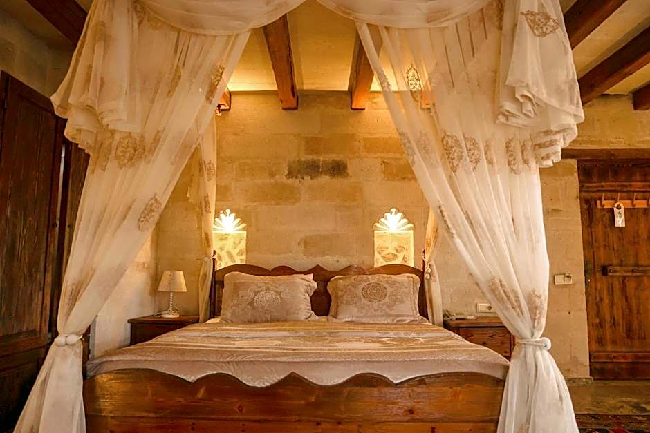 Maccan Cave Hotel
