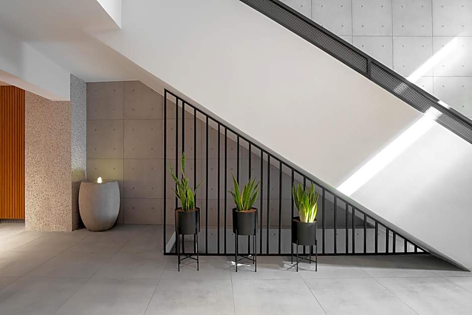 11 Enteka Acropolis Suites