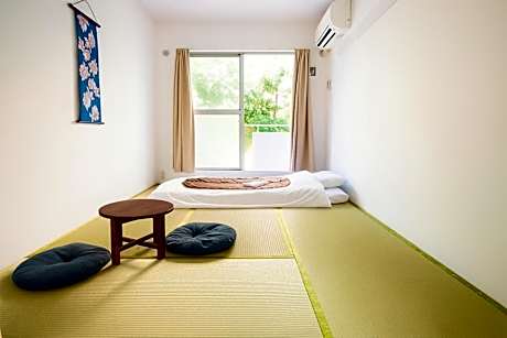 【Japanese-Style Room with Shared Bathroom】 for 1 person
