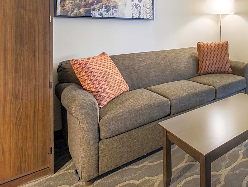 Country Inn & Suites by Radisson, Grandville-Grand Rapids West, MI