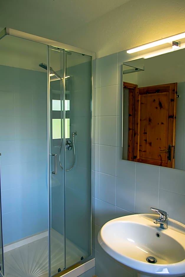 Hotel & Restaurant Perret - Mountain People