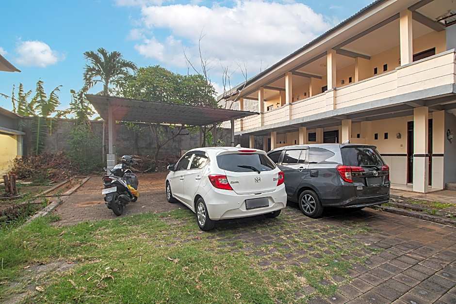 OYO Life 93504 Kost Krisna