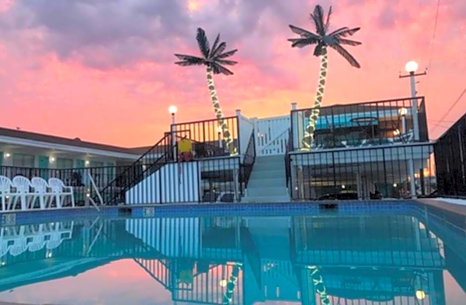 Surfcomber Motel