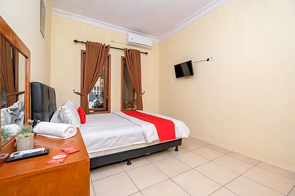 RedDoorz Syariah At Danau Maninjau Sawojajar