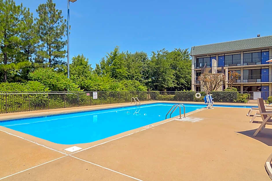 Motel 6-Little Rock, AR - West