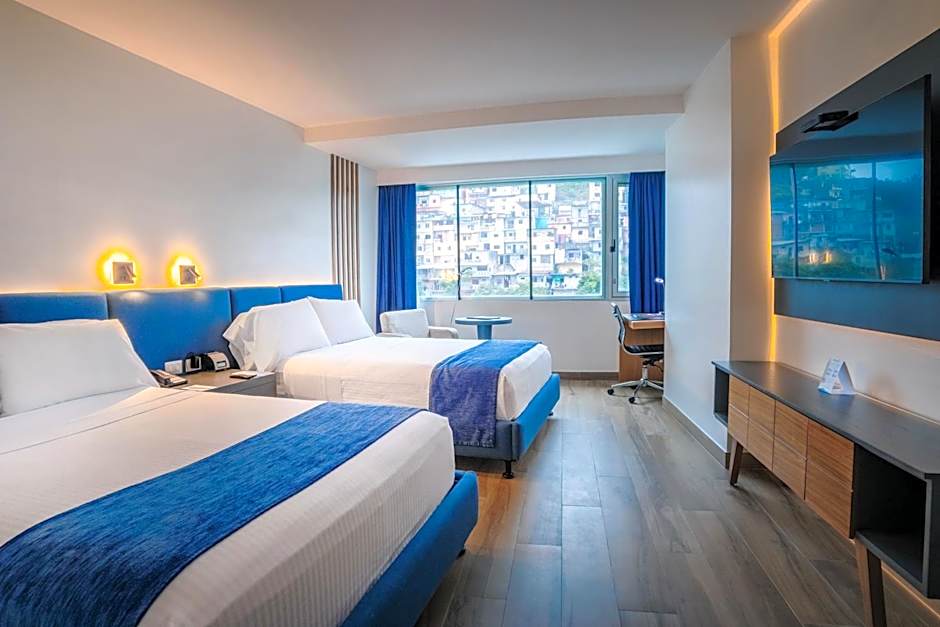 Wyndham Guayaquil, Puerto Santa Ana
