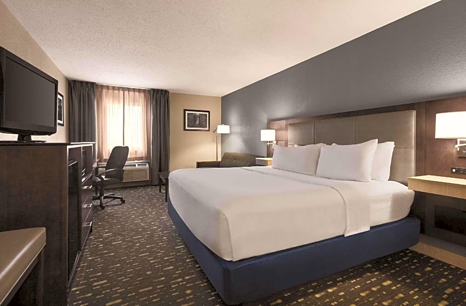 Country Inn & Suites by Radisson, Auburn, IN