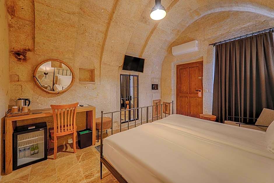 Solem Cave Suites