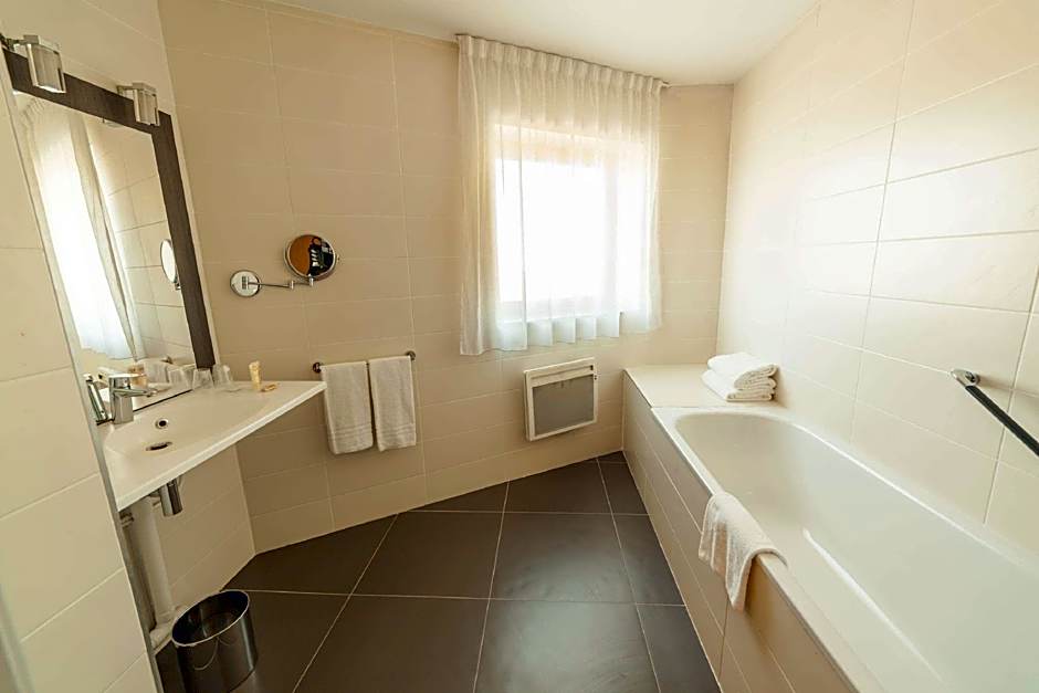 Photo 1 of 6 of Spacious 2 Twin Beds