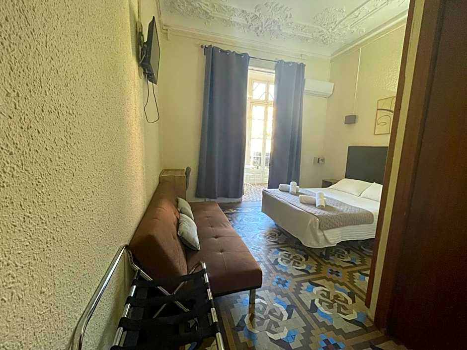 Hostal Balmes Centro