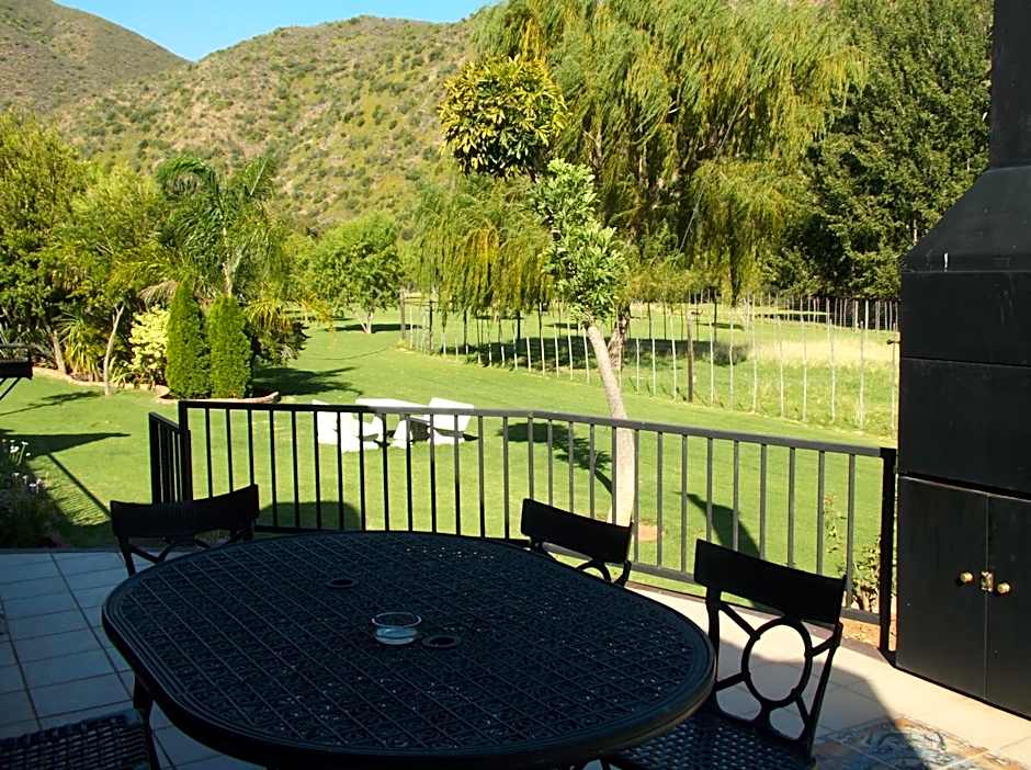Old Mill Lodge, Seasonal Working Ostrich Farm & Restaurant, Oudtshoorn