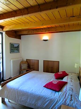 Superior One-Bedroom Apartment