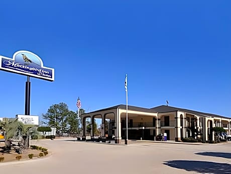Mockingbird Inn & Suites