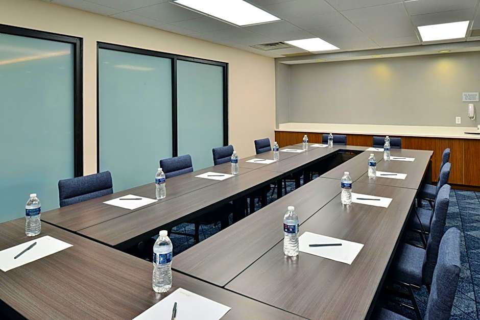 Courtyard by Marriott Detroit Utica