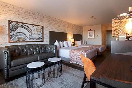 Oxford Suites Chico