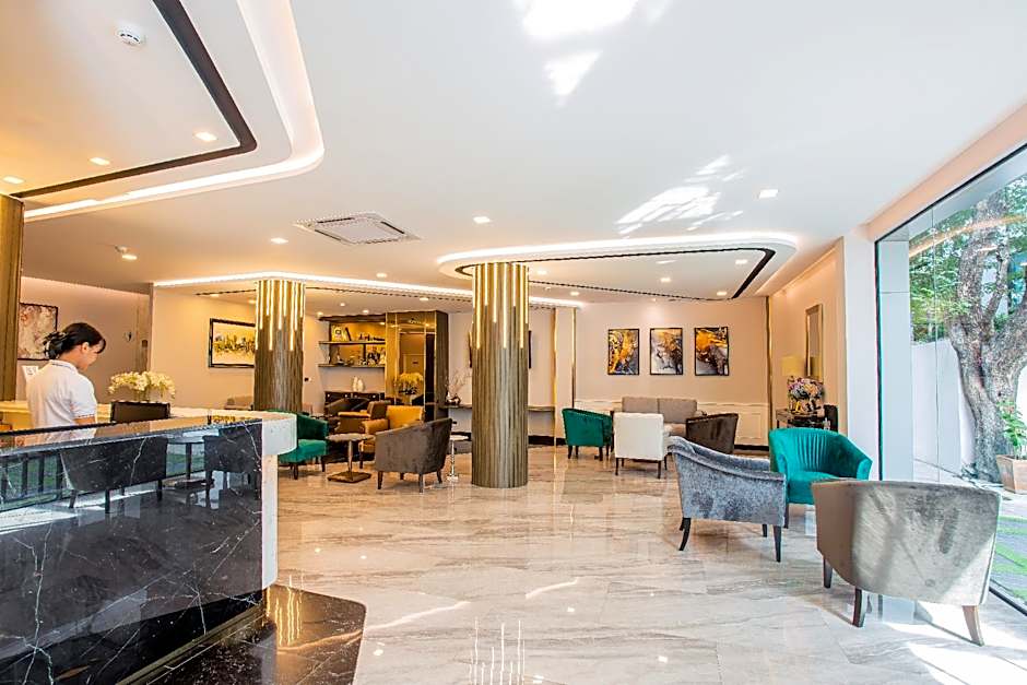 D Varee Montara Thonglor 25