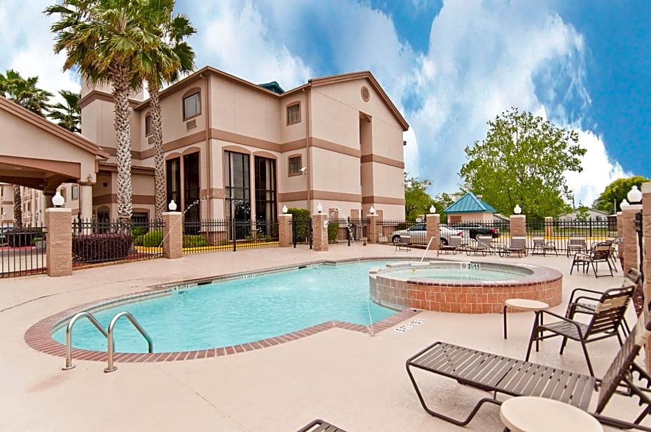 Holiday Inn Express Hotel and Suites Lake Charles by IHG