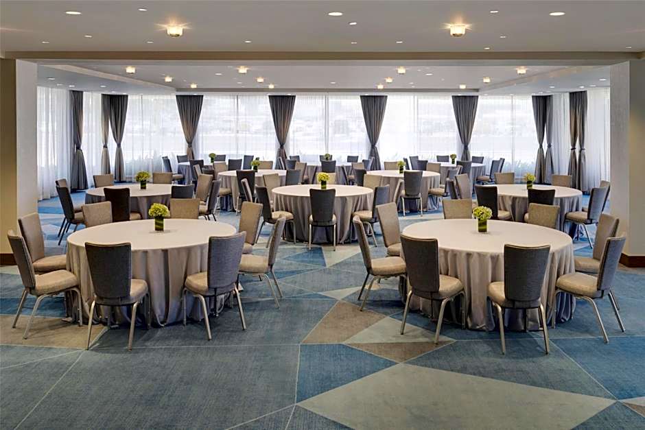 Hyatt Regency Los Angeles International Airport