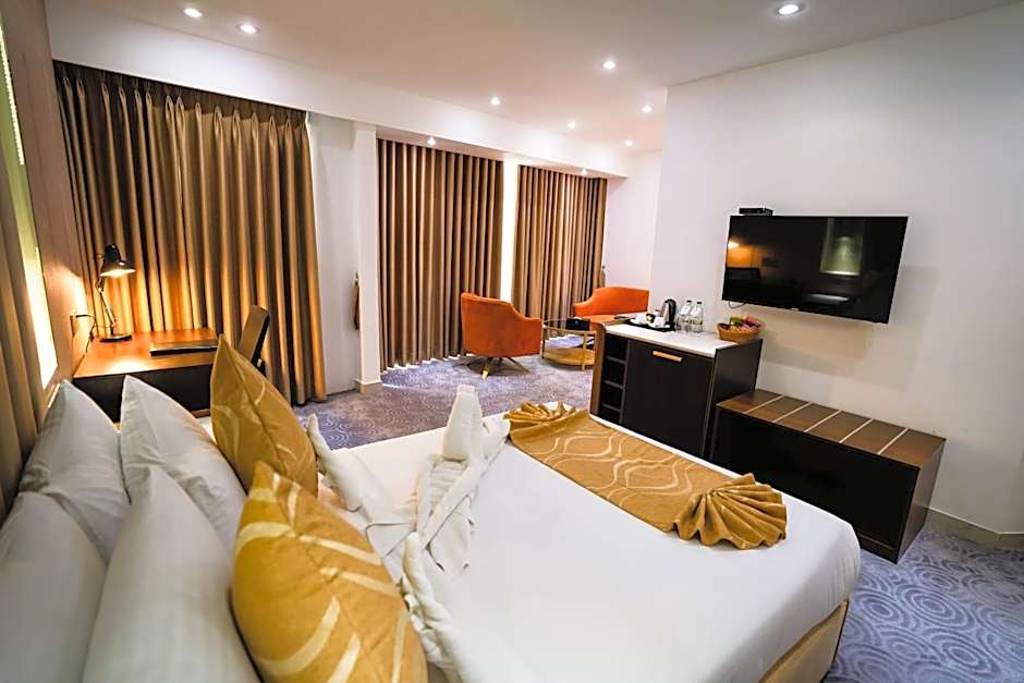 Unique Regency Hotel