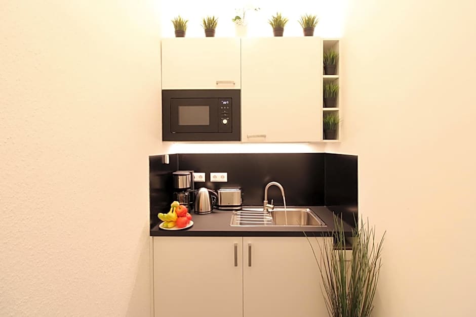 Hotel Ulm Zentrum - Komplettes Zimmer, Hochbett, Android TV & eigenem Bad - perfekt für Familien & Gruppen