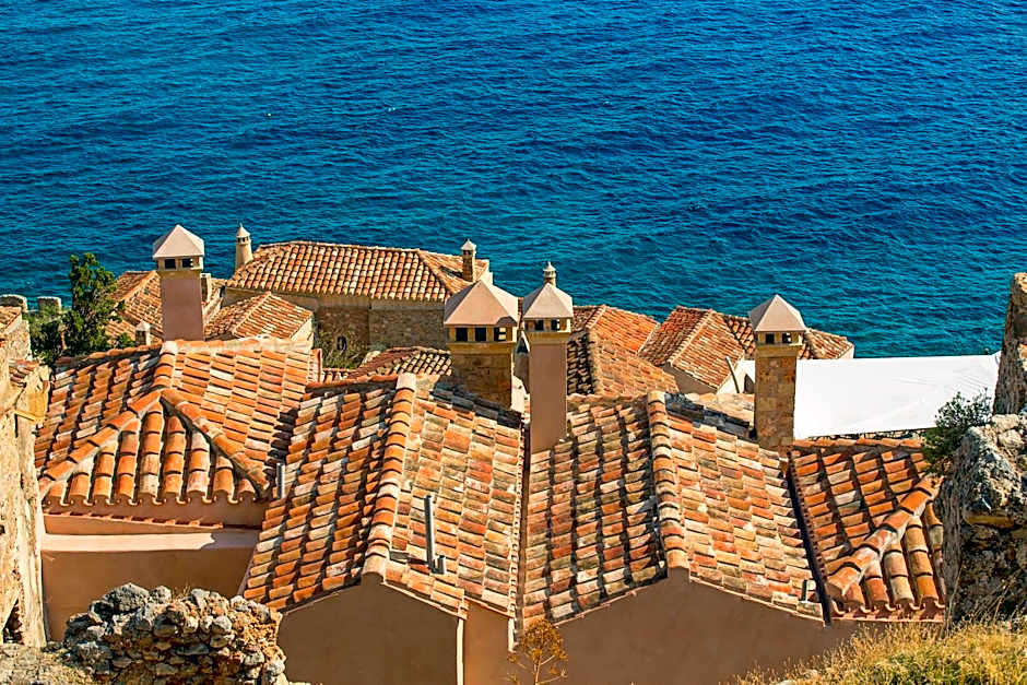 Moni Emvasis Luxury Suites