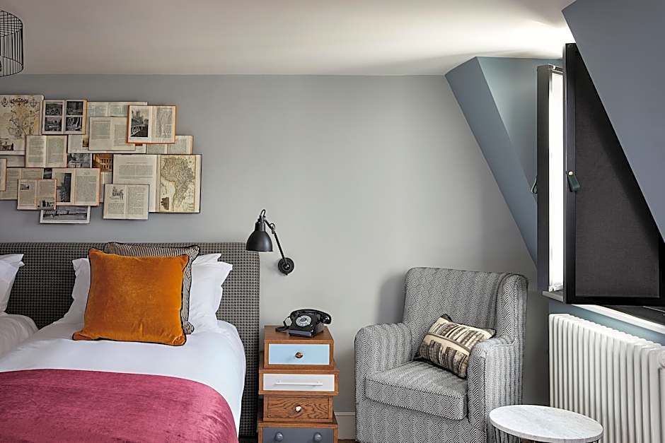 Photo 1 of 2 of Standard 2 Twin Beds