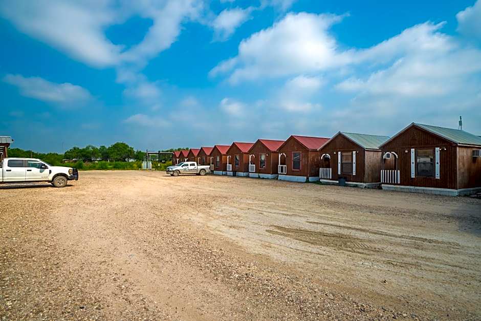 Grand Eagle Ford Lodge & RV Park