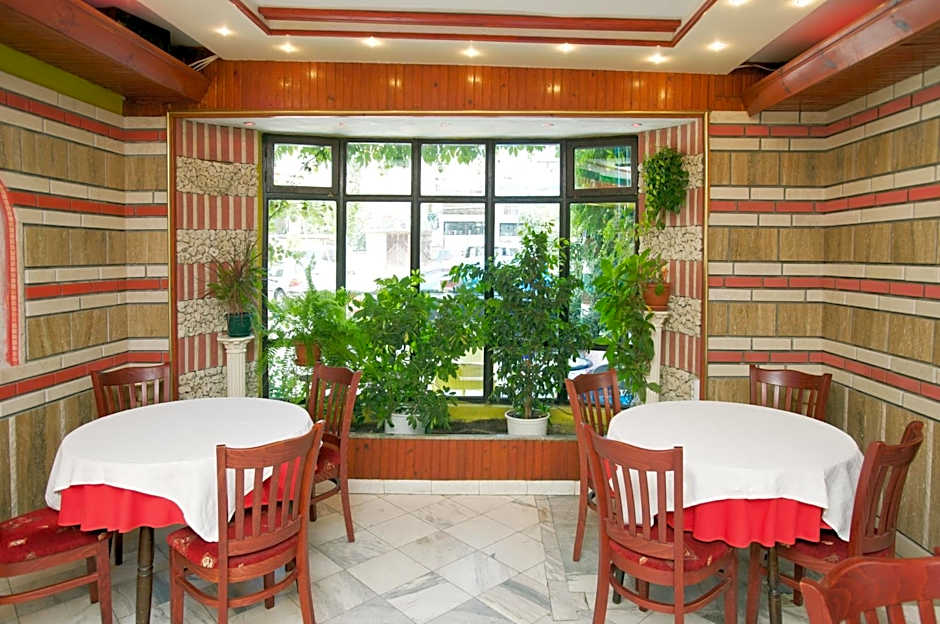 Family Hotel Flora