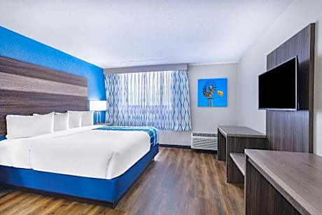 King Suite - Non-Smoking