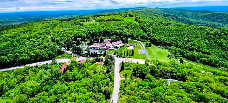 Historic Summit Inn