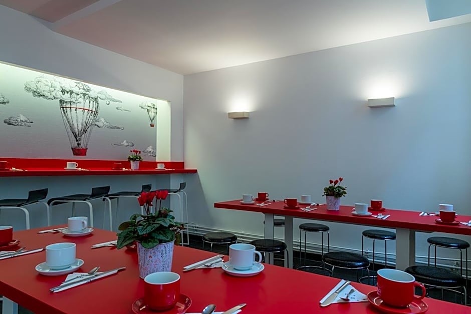 The Originals City, Hotel Lecourbe, Paris Tour Eiffel (Inter-Hotel)