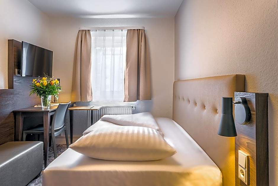 Signature Hotel Astoria