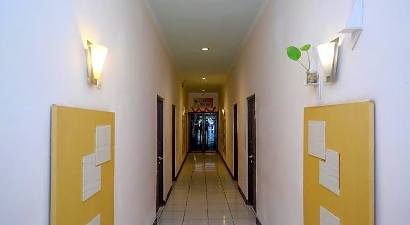 Urbanview Hotel Anggraeni Jatibarang