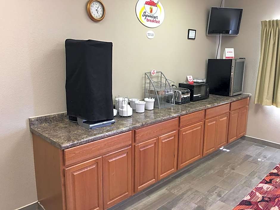 Super 8 by Wyndham O Neill NE