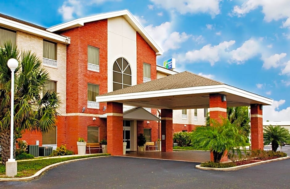 Holiday Inn Express Hotel and Suites Weslaco