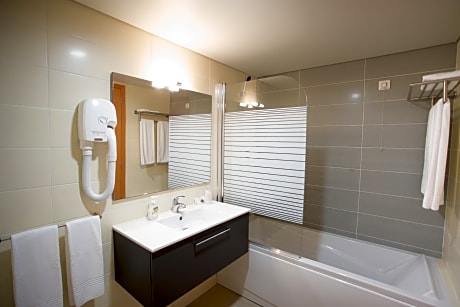 APARTMENT CAPACITY 4 ONE BEDROOM