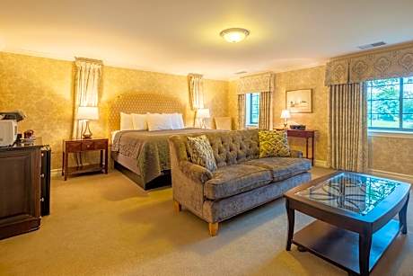 Red Coach Inn