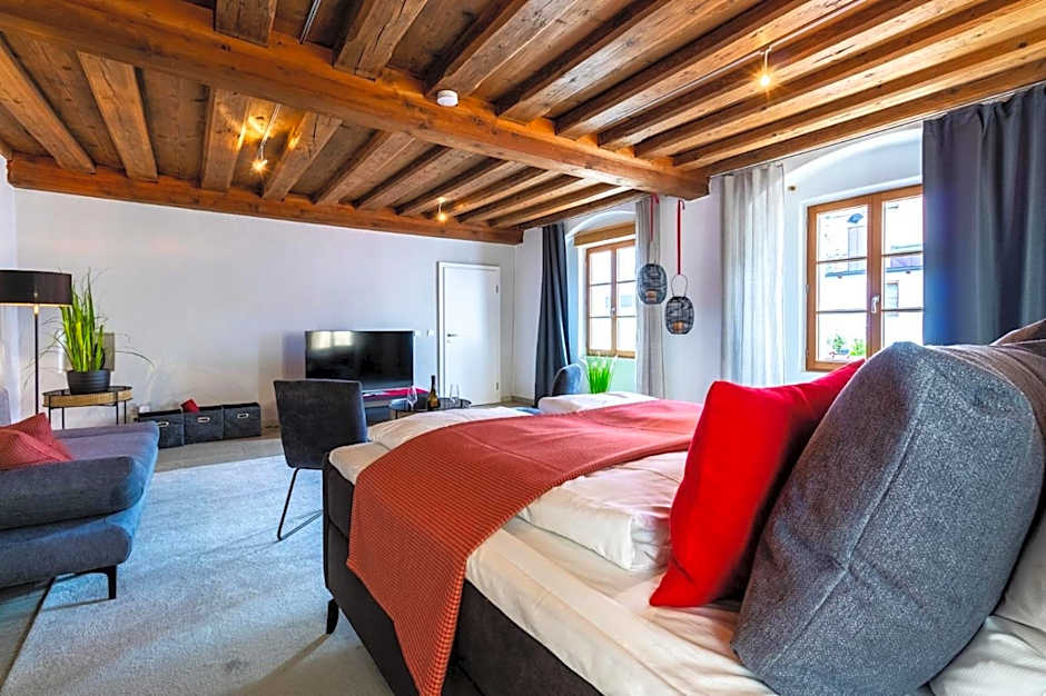 BARONHAUS Aparthotel & Suites